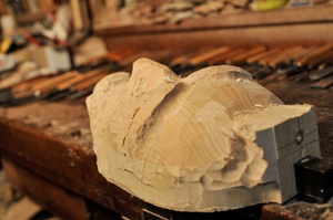 In der Werkstatt eines Bernauer Holzschnitzers. Foto: Birgit-Cathrin Duval. In der Werkstatt eines Bernauer Holzschnitzers. Foto: Birgit-Cathrin Duval.