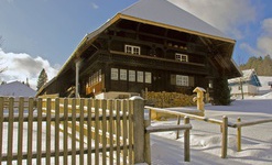 Holzschneflermuseum Resenhof in Bernau im Winter.