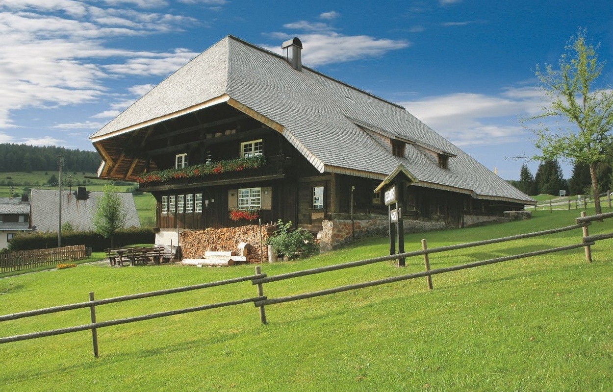 Bernau Schwarzwald Resenhof Schneflermuseum Aussenansicht.jpg